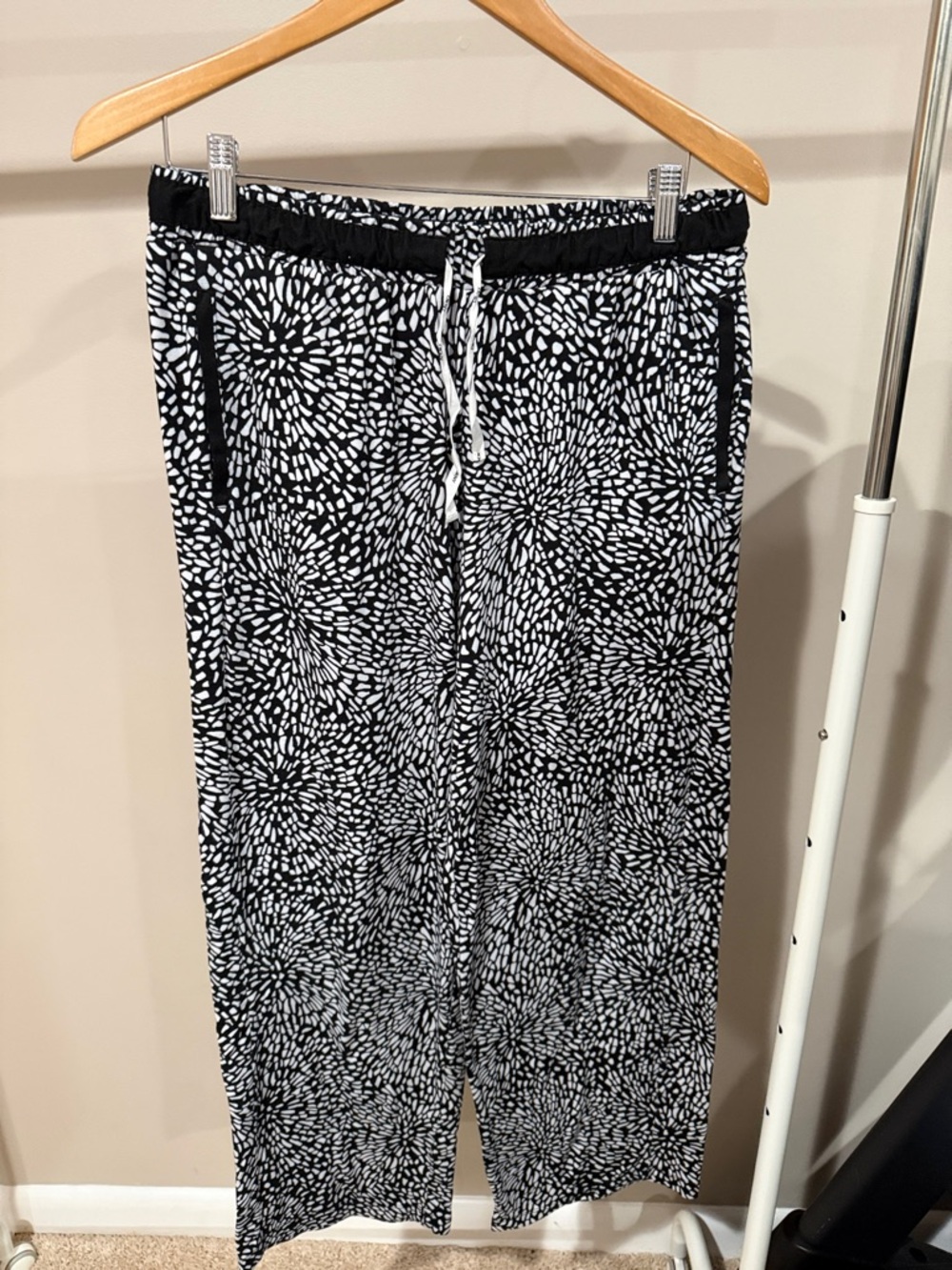 DKNY Black and White Floral Print Drawstring pajama Pants